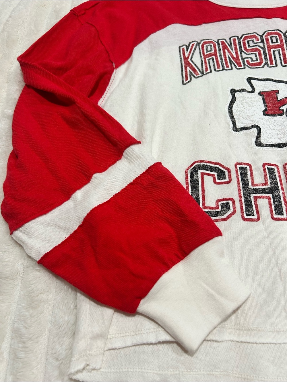 NFL Kansas City Chiefs Red & White Women's Raglan Top - Picture 2 of 2